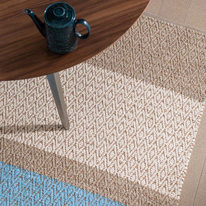 Patterned weave detail of a Recork Sugo Estela Rug made from sustainable cork. 